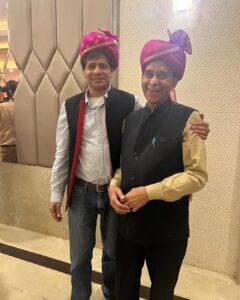 what a dear friend that i have in dr.popular meeruthi ji–syed aijazuddin shah is an urdu and hi